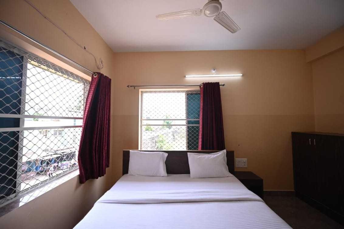 Oyo Flagship Hotel New Moon Inn Puri Exterior photo