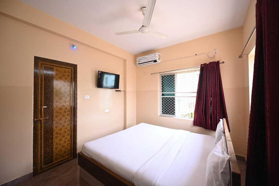 Oyo Flagship Hotel New Moon Inn Puri Exterior photo